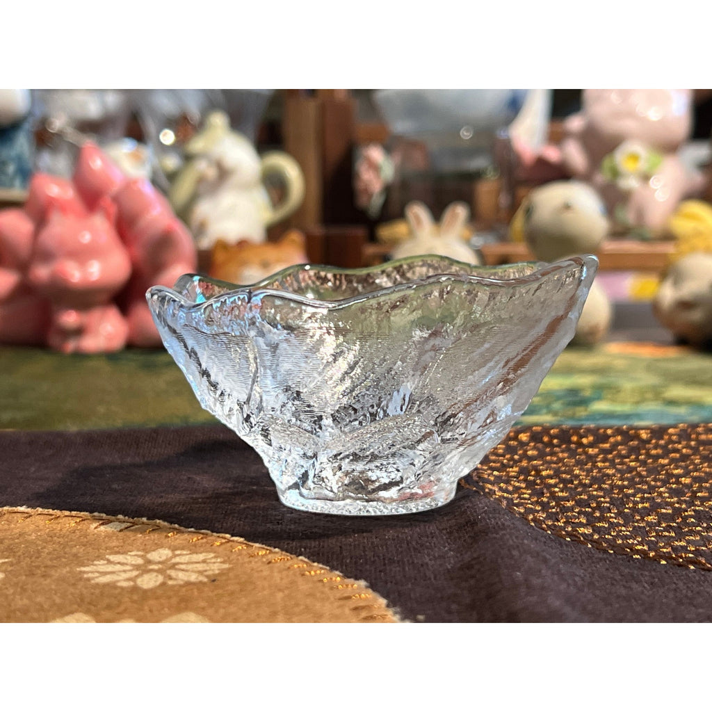 Glass tea cup icy flower shape