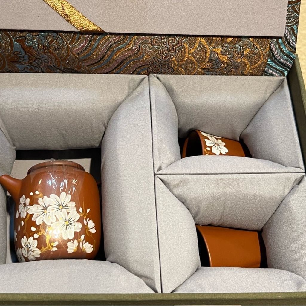Charming Brown Floral Teapot and Cups set