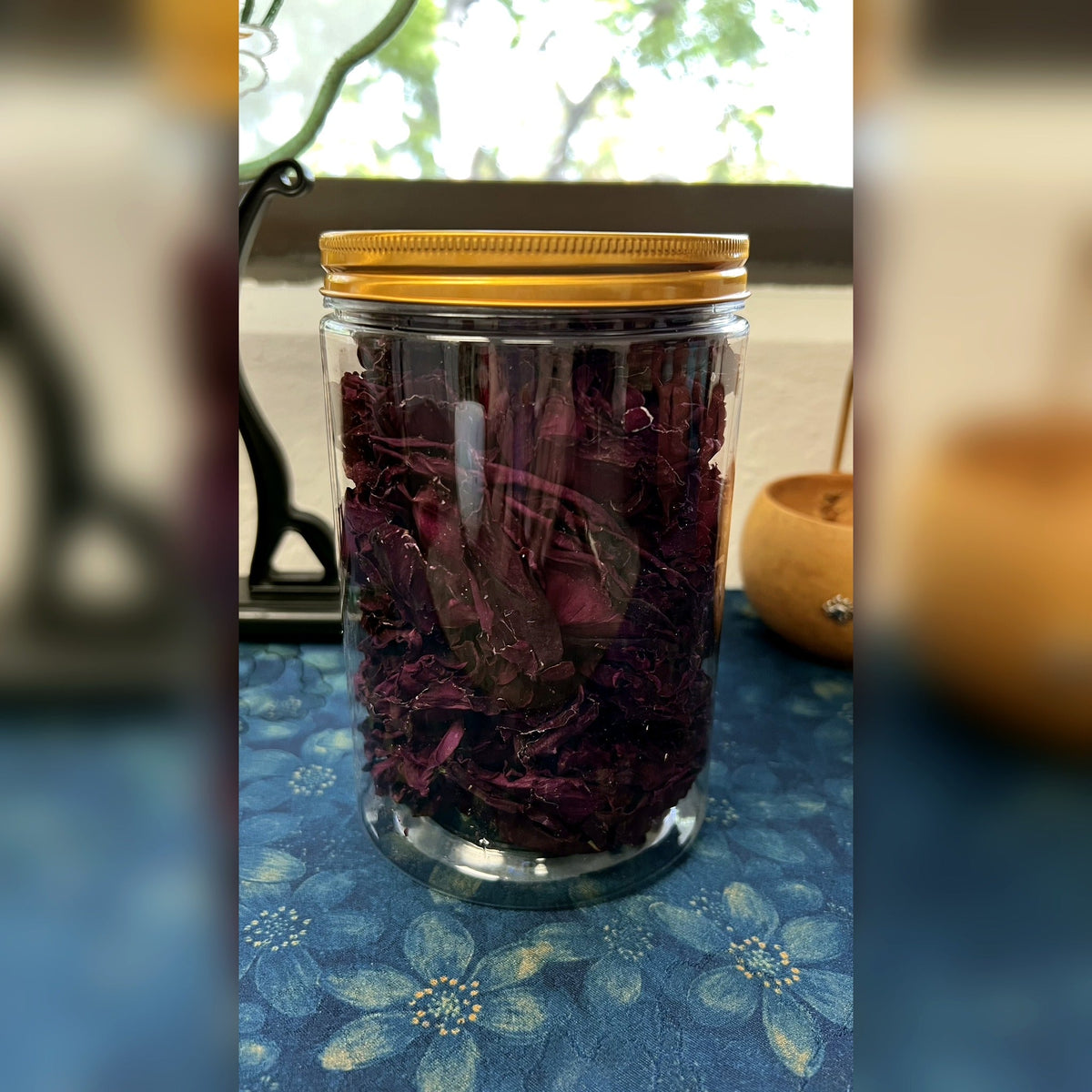 Freeze-dried Ink Red Roses 30g jar front view
